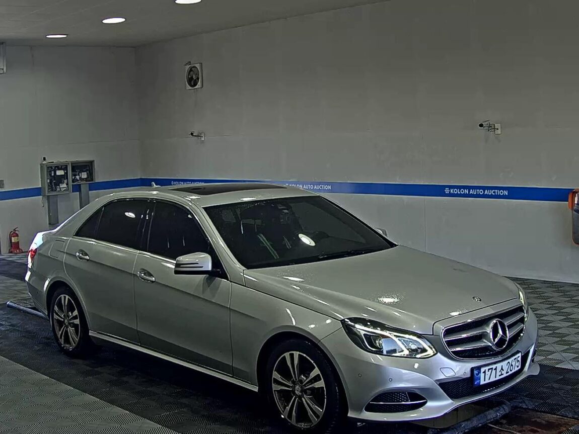 MERCEDES-BENZ E-CLASS (4TH GEN) E220 CDI AVANTGARDE 2014 - zdjęcie 3