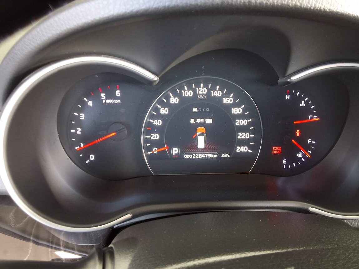 KIA NEW SORENTO R R2.0 2WD PRESTIGE 2014 - zdjęcie 9