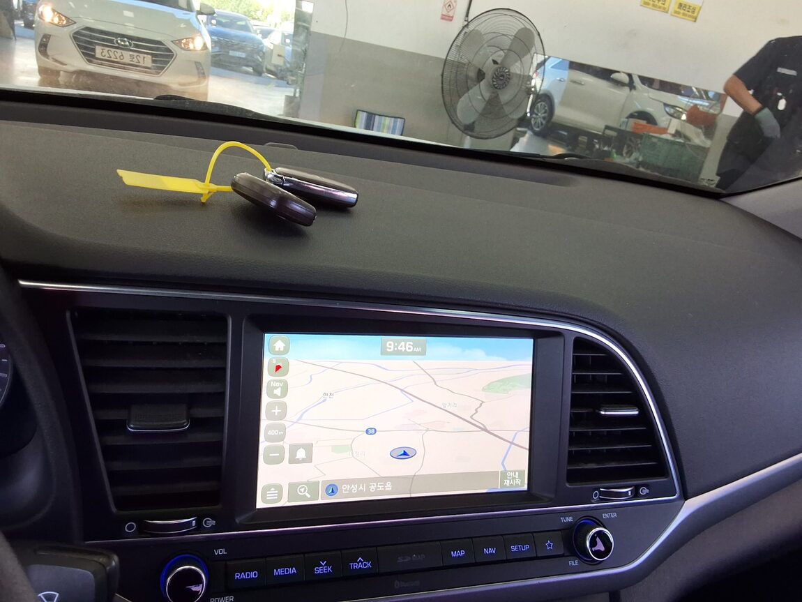 HYUNDAI AVANTE AD 1.6 DIESEL CORPORATE USE 2018 - zdjęcie 17