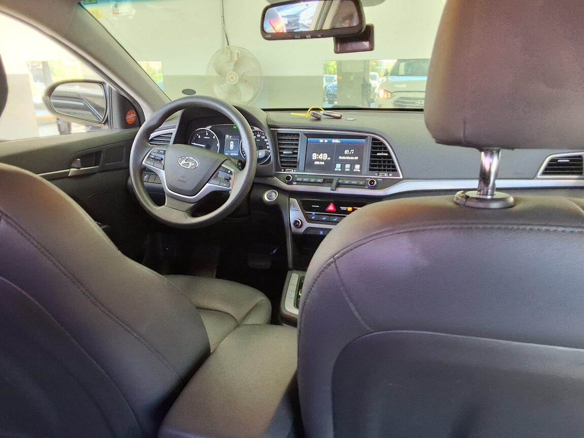 HYUNDAI AVANTE AD 1.6 DIESEL CORPORATE USE 2018 - zdjęcie 11