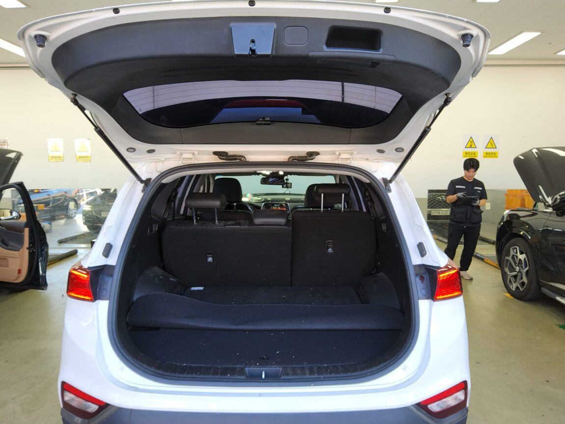 HYUNDAI SANTA FE (TM) R2.0 2WD PREMIUM 2019 - zdjęcie 15