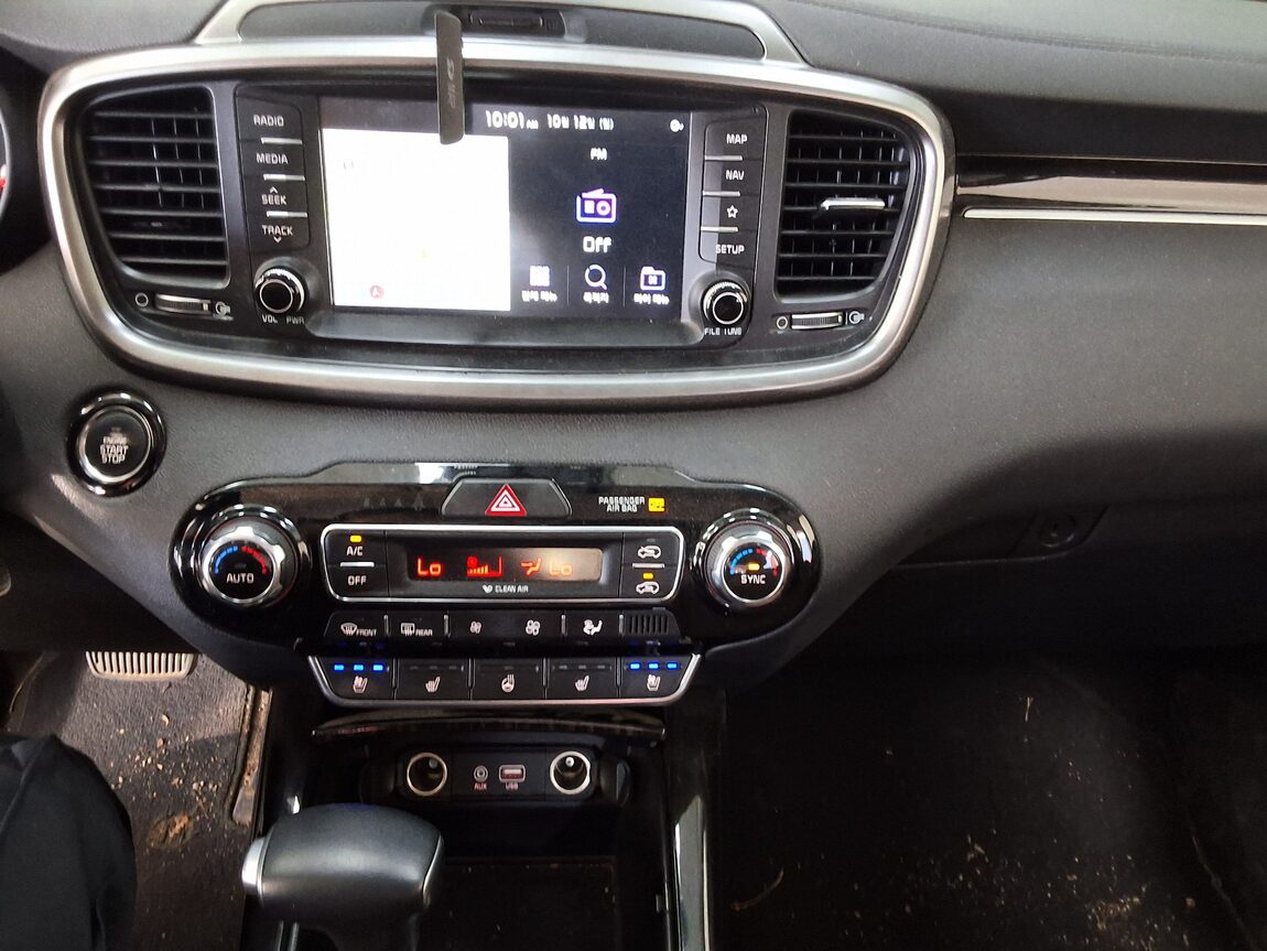 KIA THE NEW SORENTO DIESEL R2.0 4WD NOBLESSE 2019 - zdjęcie 24