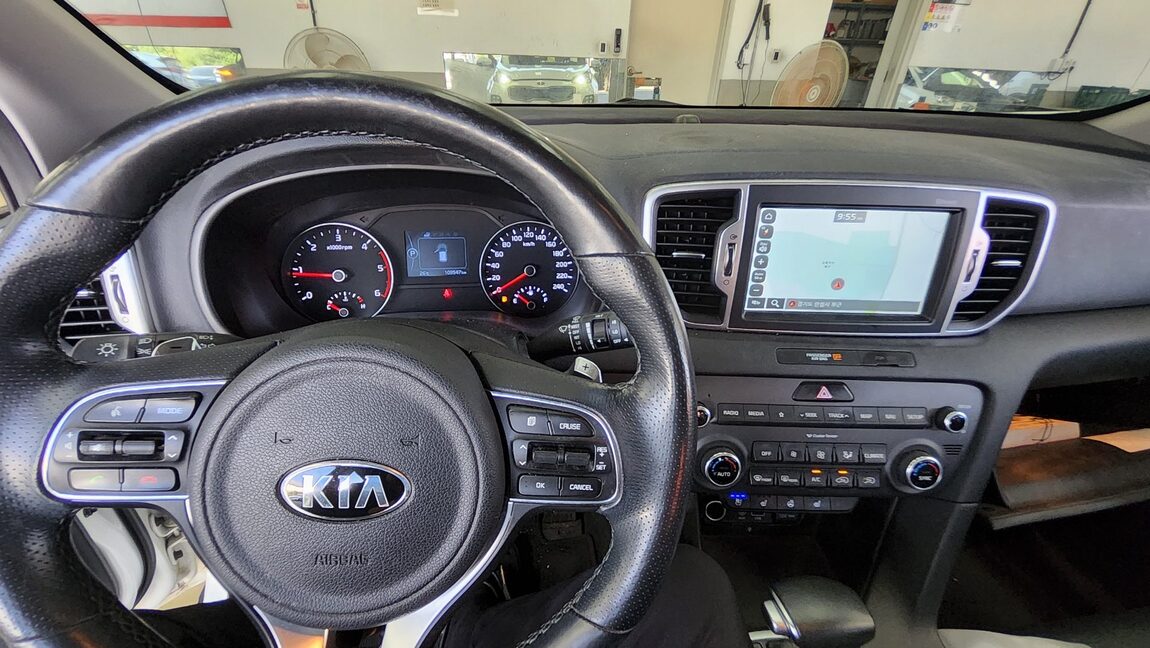 KIA NEW SPORTAGE 1.7 2WD NOBLESSE 2018 - zdjęcie 17