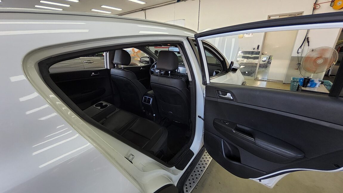 KIA NEW SPORTAGE 1.7 2WD NOBLESSE 2018 - zdjęcie 13