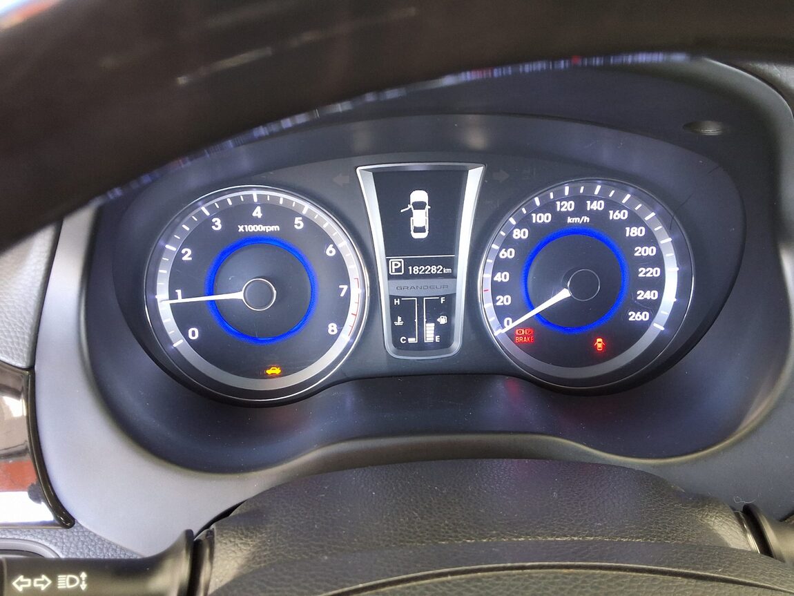 HYUNDAI GRANDEUR HG HG 240 LUXURY 2012 - zdjęcie 9