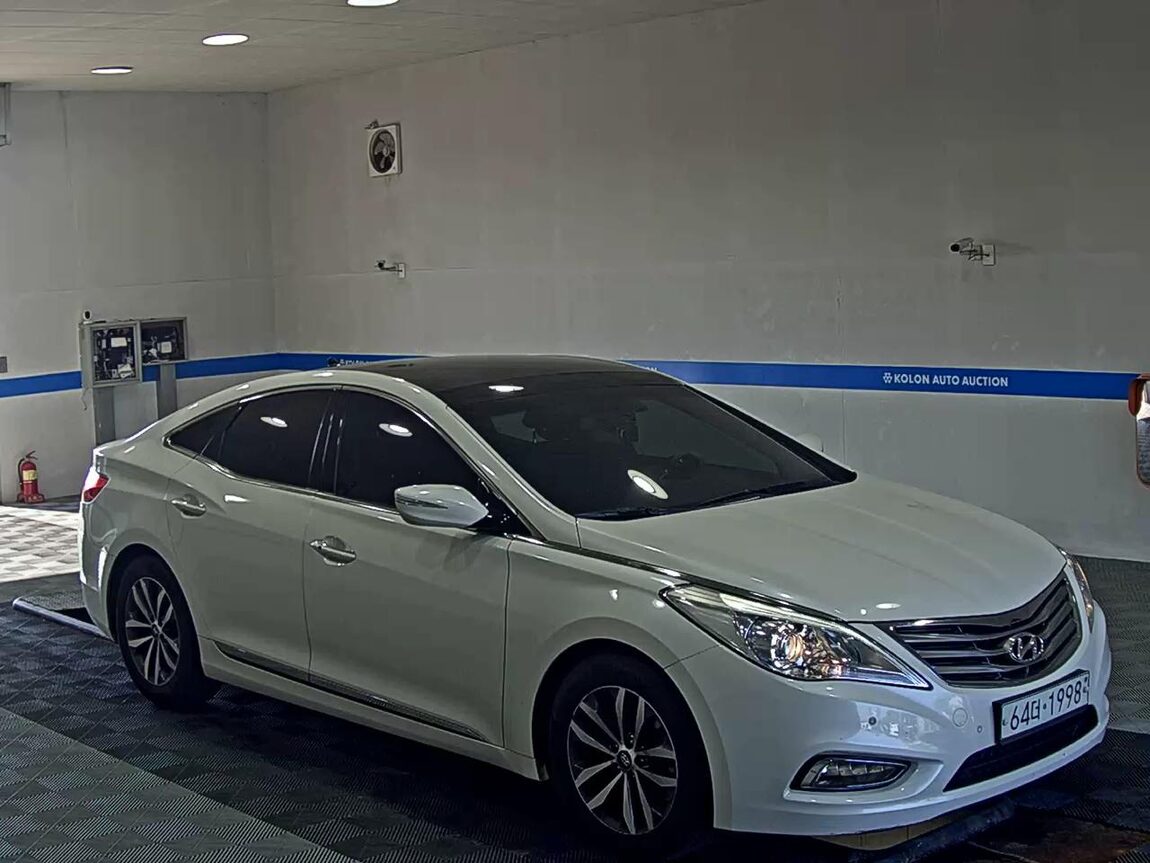HYUNDAI GRANDEUR HG HG 240 LUXURY 2012 - zdjęcie 3