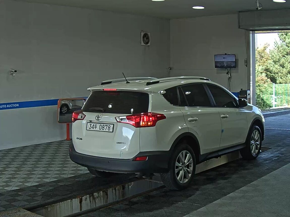 TOYOTA RAV4 (4TH GEN) 2.5 2WD 2015 - zdjęcie 5