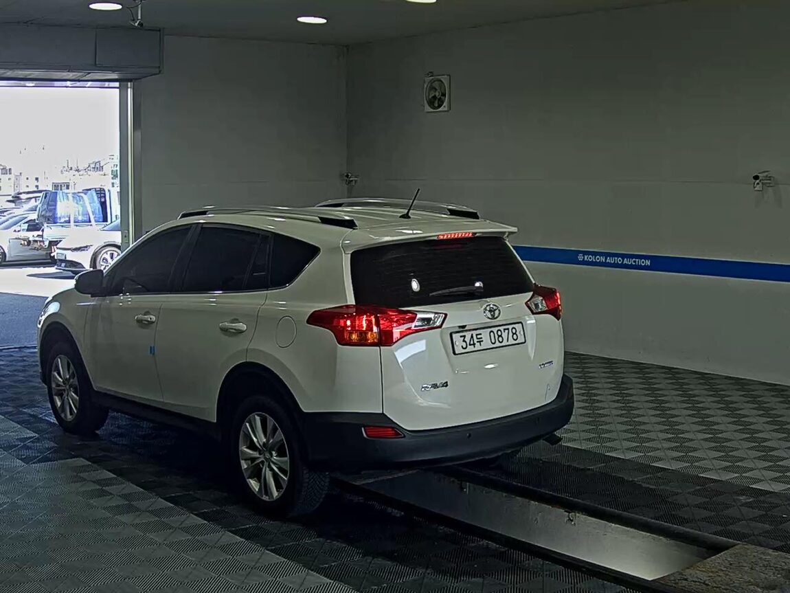 TOYOTA RAV4 (4TH GEN) 2.5 2WD 2015 - zdjęcie 6