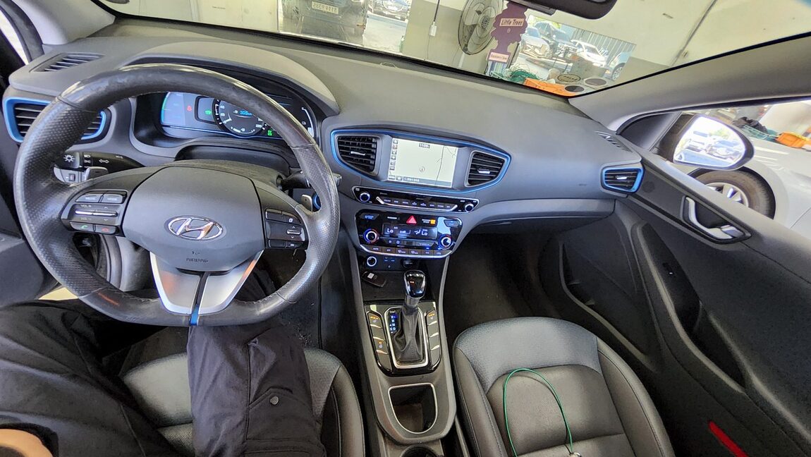 HYUNDAI IONIQ HYBRID I 2018 - zdjęcie 11