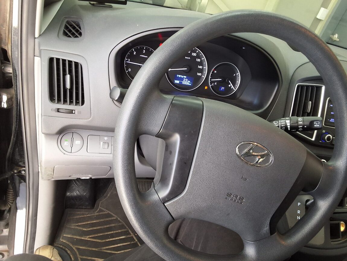 HYUNDAI THE NEW GRAND STAREX 12-SEATER DIESEL SMART 2019 - zdjęcie 23