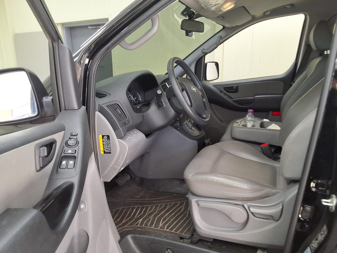 HYUNDAI THE NEW GRAND STAREX 12-SEATER DIESEL SMART 2019 - zdjęcie 11