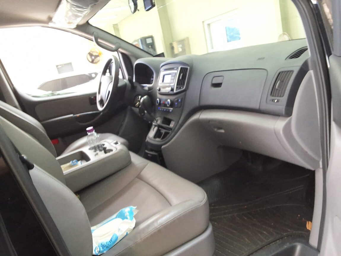 HYUNDAI THE NEW GRAND STAREX 12-SEATER DIESEL SMART 2019 - zdjęcie 15