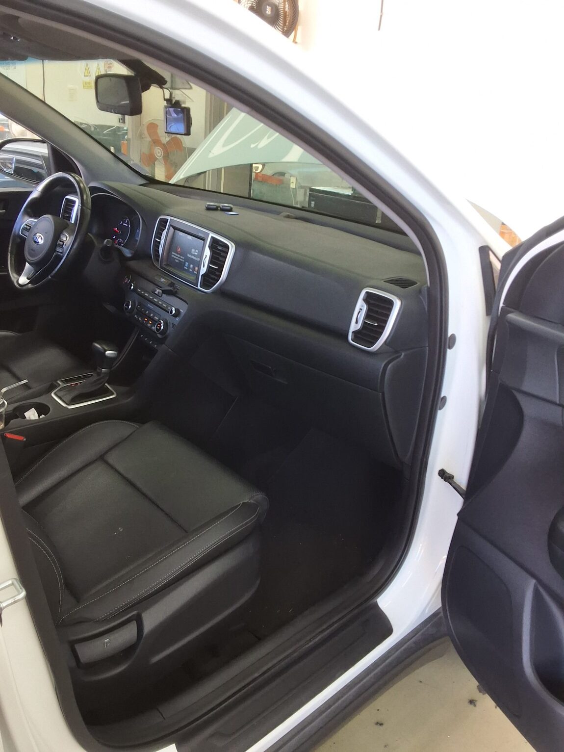 KIA NEW SPORTAGE 1.7 2WD NOBLESSE 2017 - zdjęcie 14
