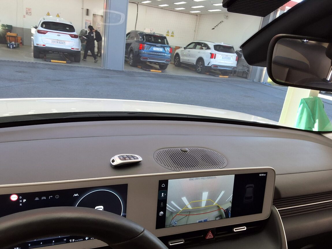 HYUNDAI IONIQ 5 EV 2WD LONG RANGE EXCLUSIVE 2022 - zdjęcie 25