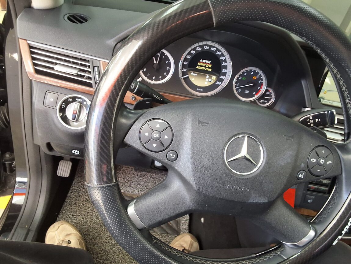 MERCEDES-BENZ E-CLASS (4TH GEN) E300 ELEGANCE 2012 - zdjęcie 23