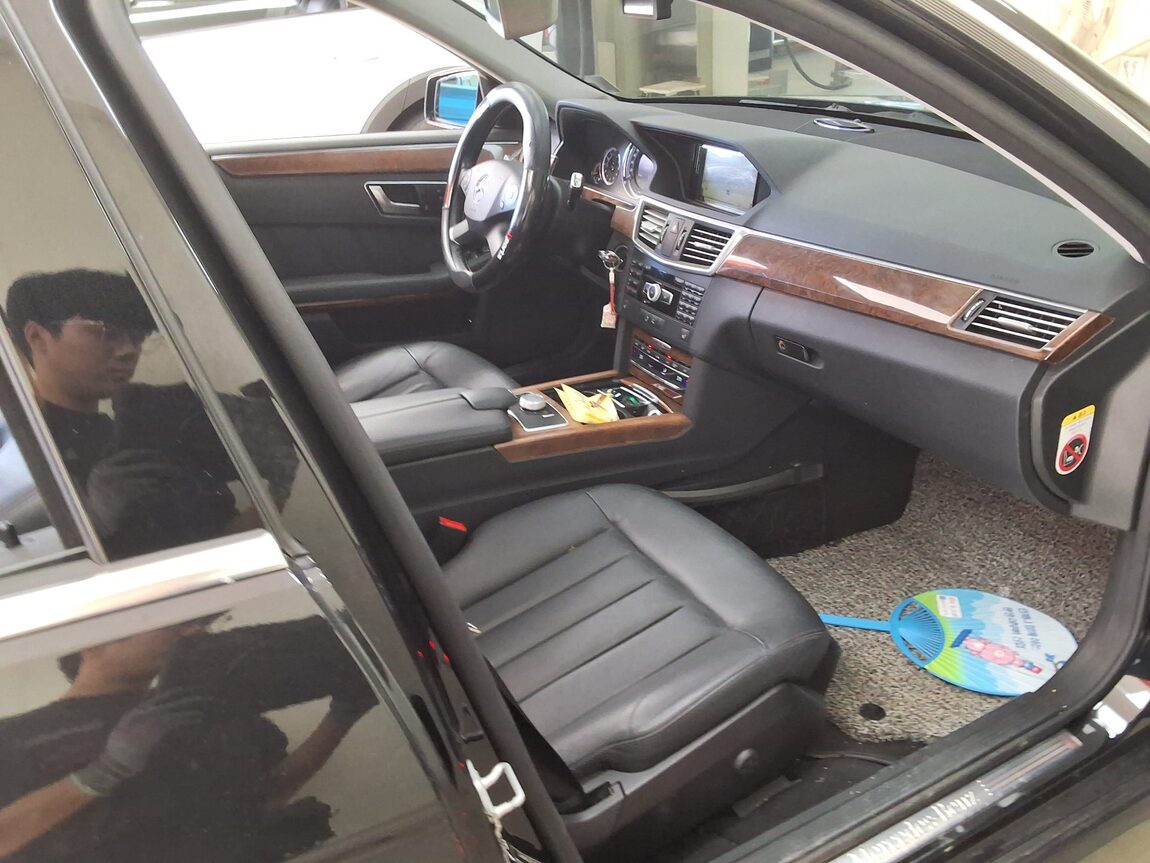 MERCEDES-BENZ E-CLASS (4TH GEN) E300 ELEGANCE 2012 - zdjęcie 15