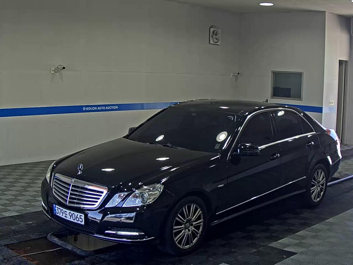 MERCEDES-BENZ E-CLASS (4TH GEN) E300 ELEGANCE 2012 - zdjęcie 2