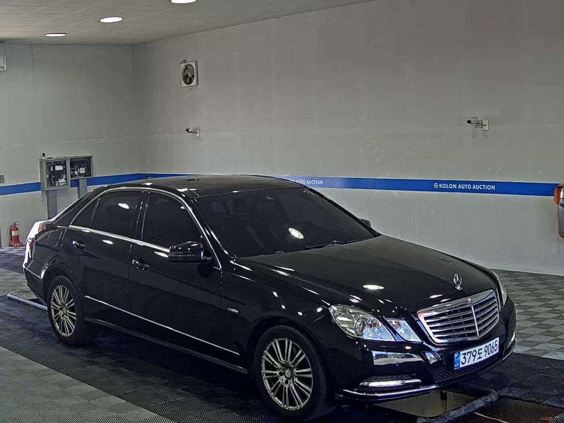MERCEDES-BENZ E-CLASS (4TH GEN) E300 ELEGANCE 2012 - zdjęcie 3