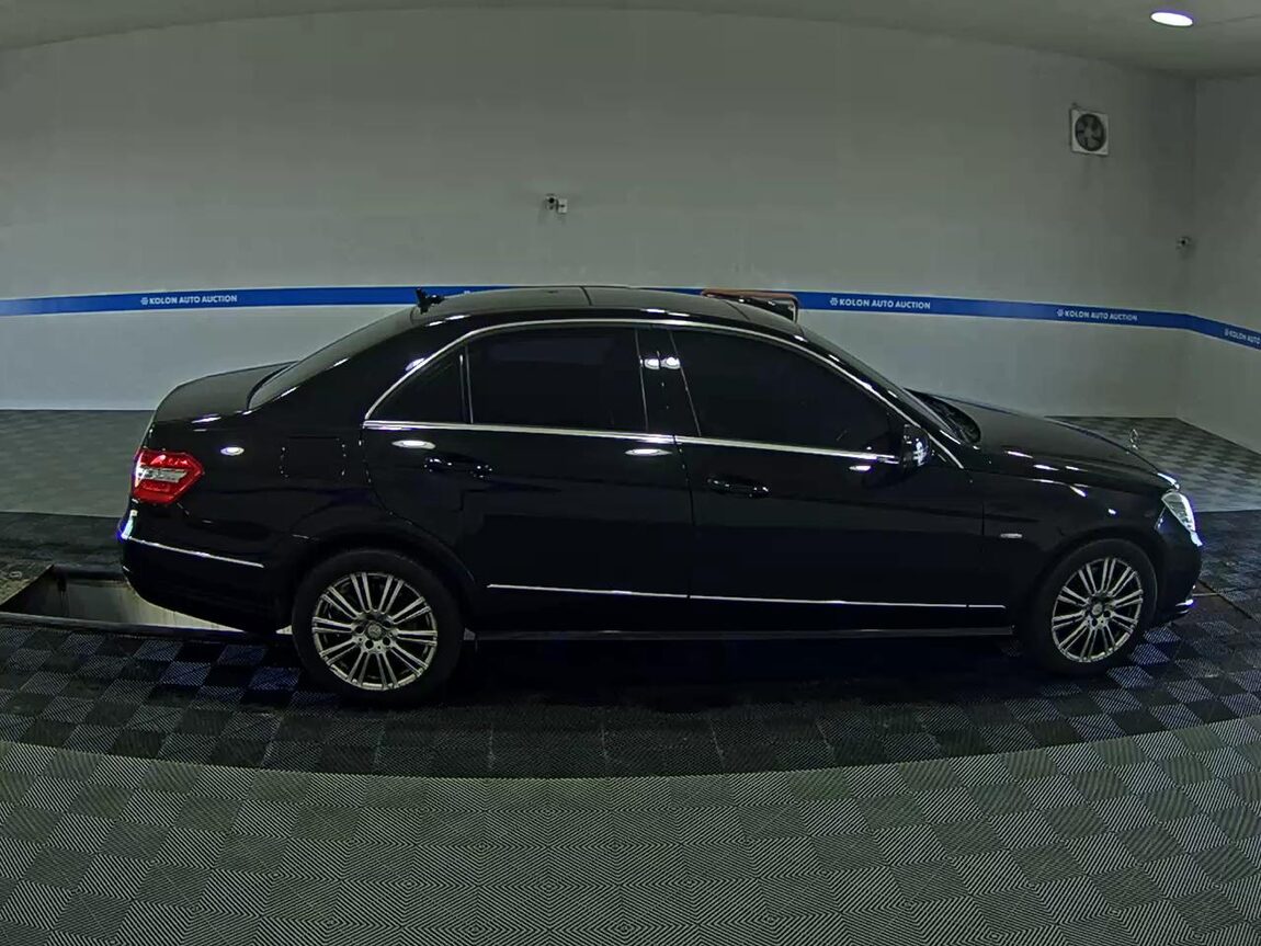 MERCEDES-BENZ E-CLASS (4TH GEN) E300 ELEGANCE 2012 - zdjęcie 4