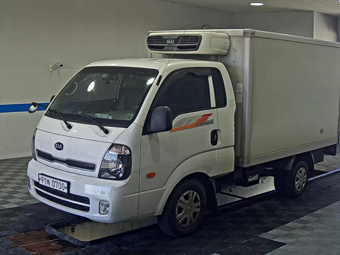 KIA BONGO III CARGO FREEZER BOX TRUCK 1 TON KING CAB 2017 - zdjęcie 2