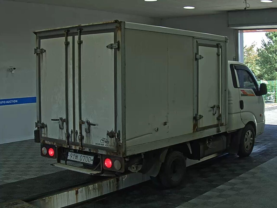 KIA BONGO III CARGO FREEZER BOX TRUCK 1 TON KING CAB 2017 - zdjęcie 5