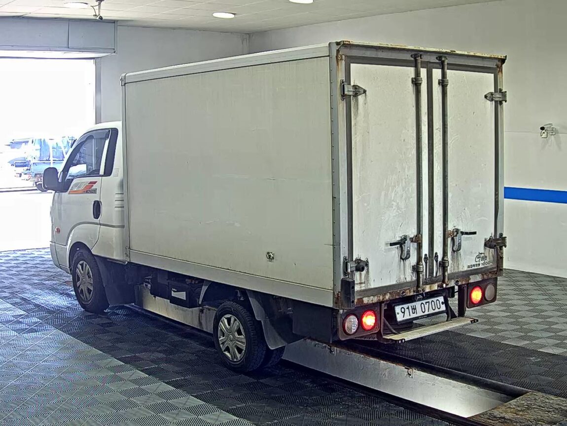 KIA BONGO III CARGO FREEZER BOX TRUCK 1 TON KING CAB 2017 - zdjęcie 6