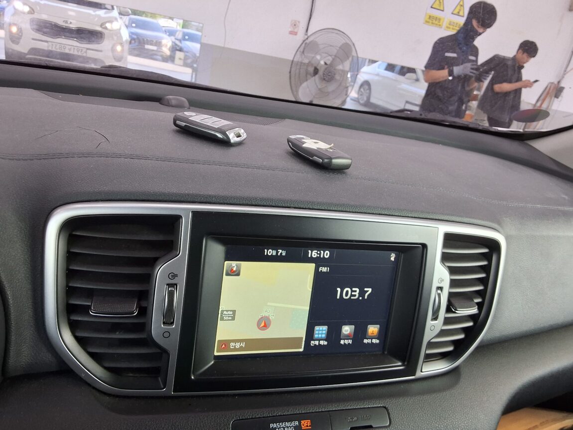 KIA NEW SPORTAGE R2.0 4WD NOBLESSE 2016 - zdjęcie 17