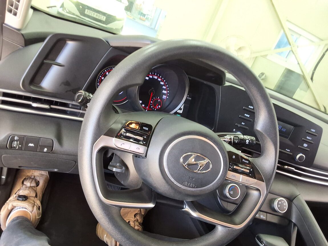 HYUNDAI AVANTE (CN7) 1.6 GASOLINE SMART 2021 - zdjęcie 22