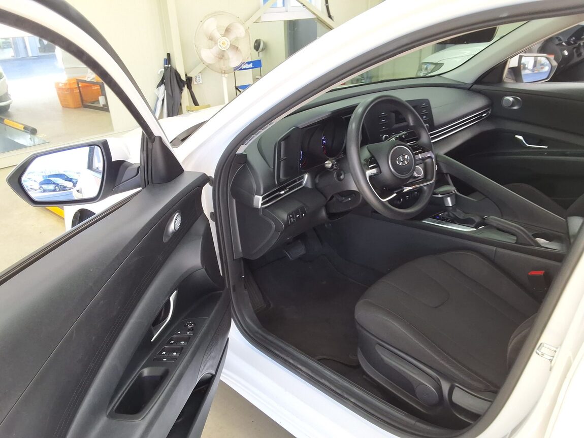 HYUNDAI AVANTE (CN7) 1.6 GASOLINE SMART 2021 - zdjęcie 11