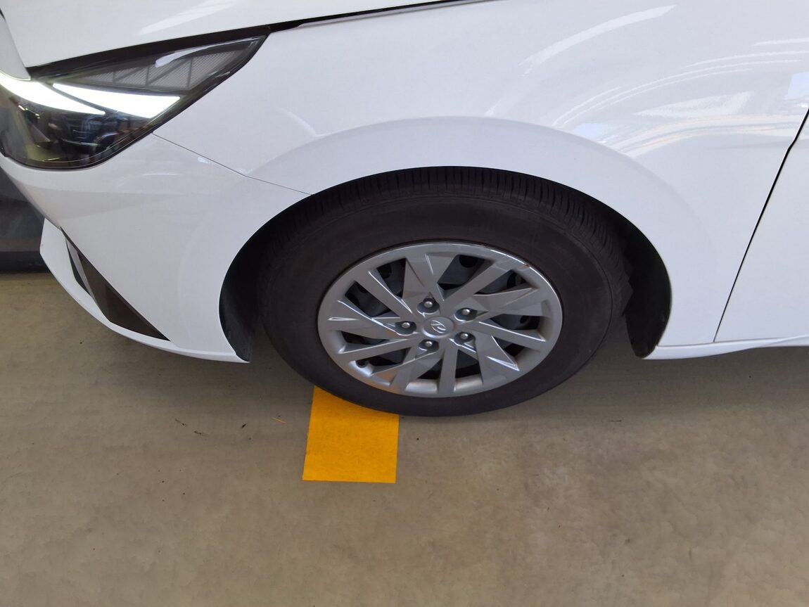 HYUNDAI AVANTE (CN7) 1.6 GASOLINE SMART 2021 - zdjęcie 18