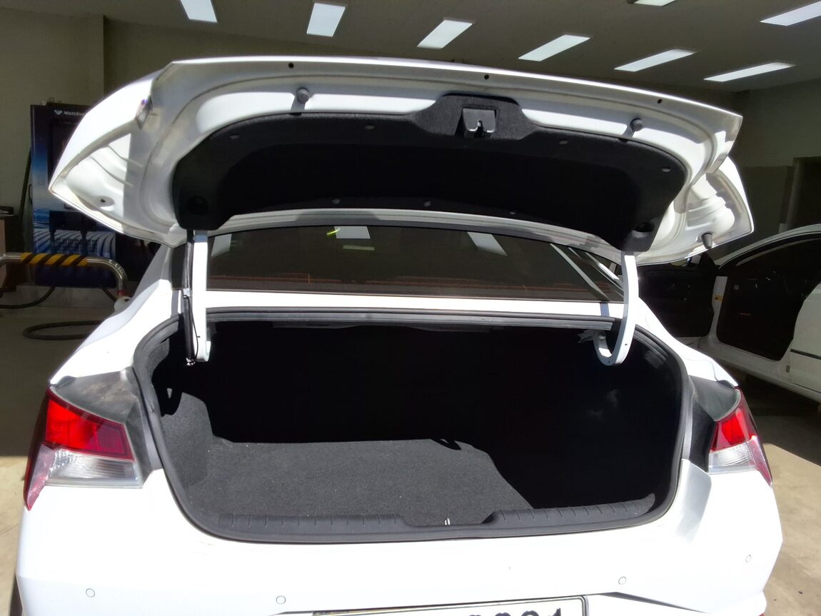 HYUNDAI AVANTE (CN7) 1.6 GASOLINE SMART 2021 - zdjęcie 16