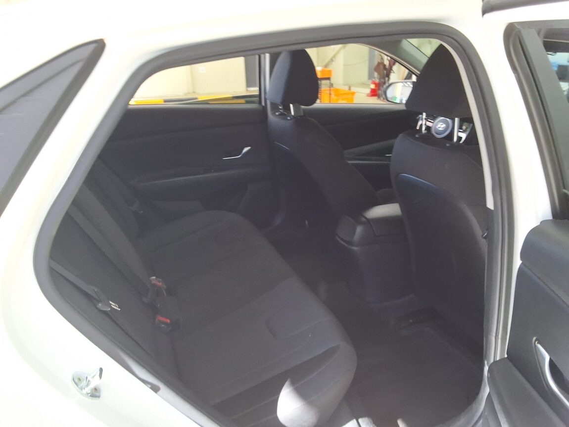 HYUNDAI AVANTE (CN7) 1.6 GASOLINE SMART 2021 - zdjęcie 14