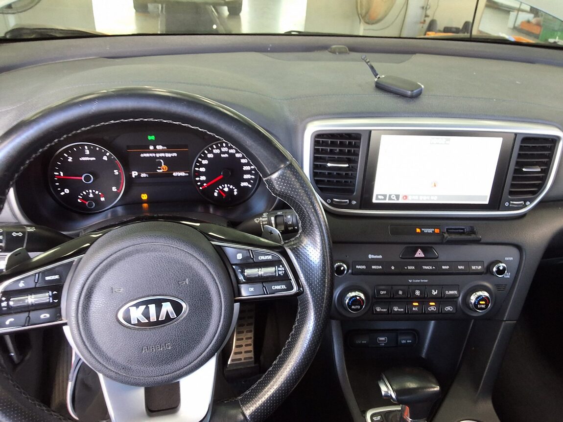 KIA SPORTAGE THE BOLD 1.6 DIESEL 4WD TRENDY 2022 - zdjęcie 17