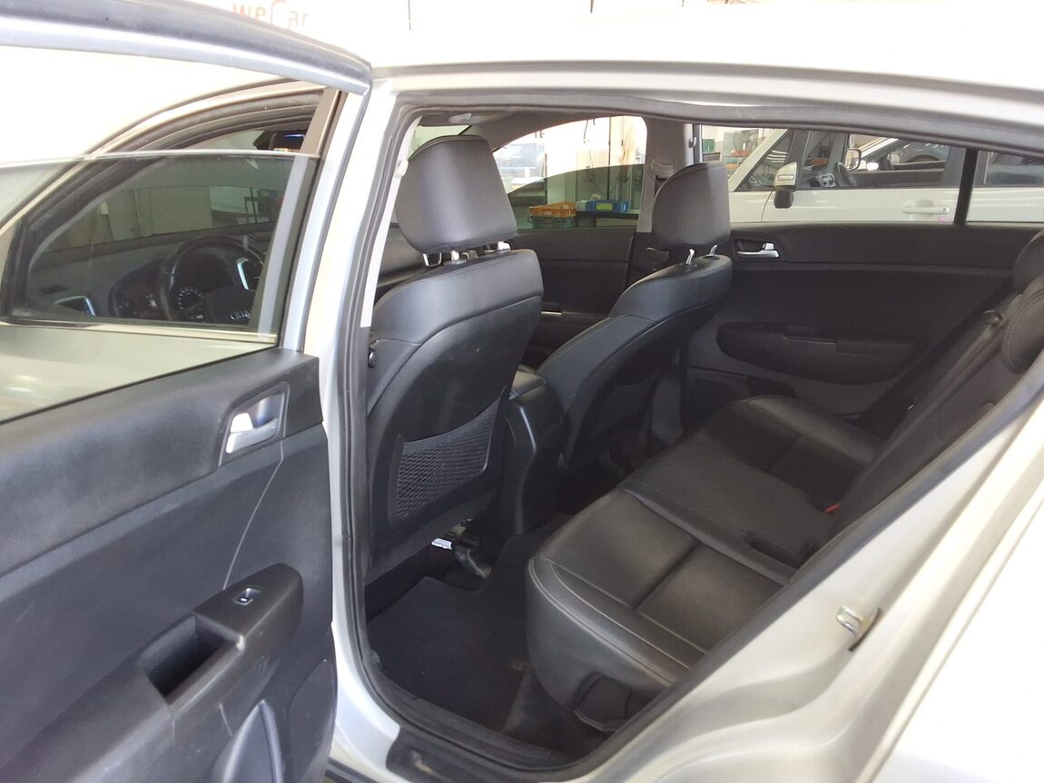 KIA SPORTAGE THE BOLD 1.6 DIESEL 4WD TRENDY 2022 - zdjęcie 12