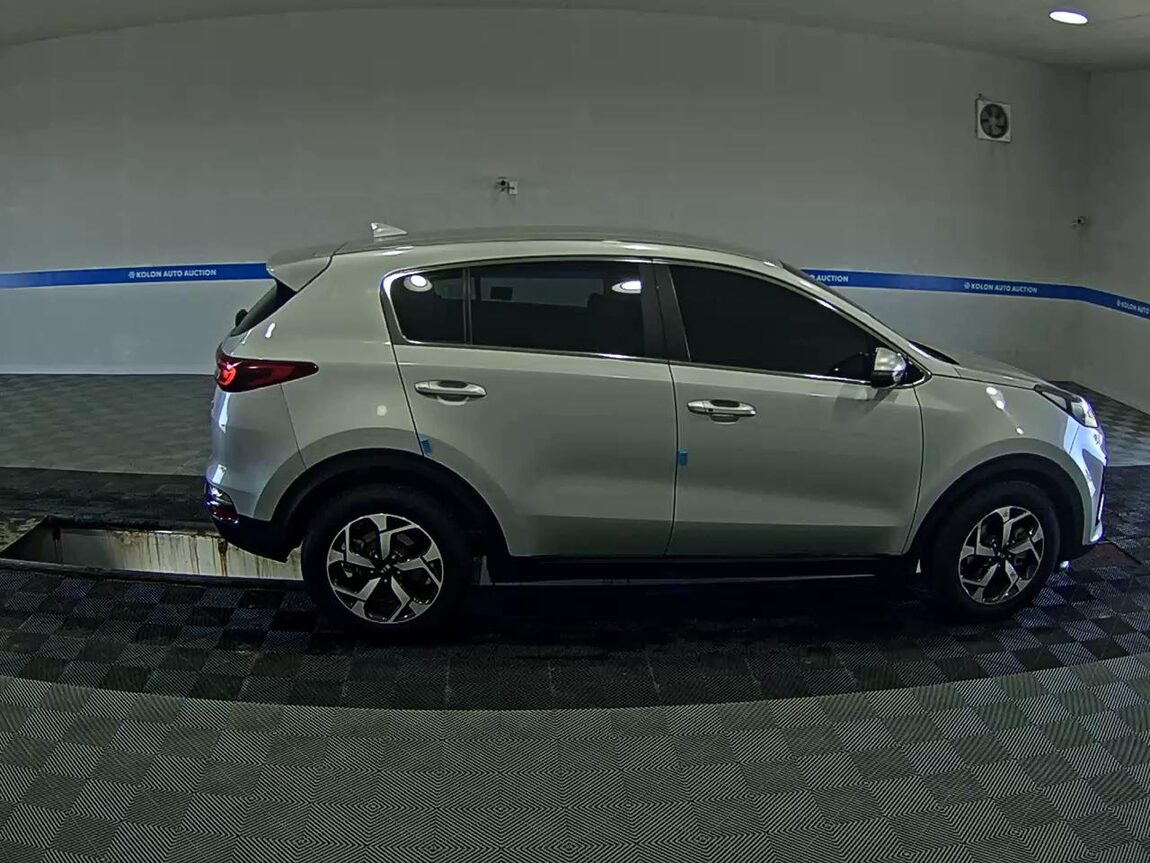 KIA SPORTAGE THE BOLD 1.6 DIESEL 4WD TRENDY 2022 - zdjęcie 4