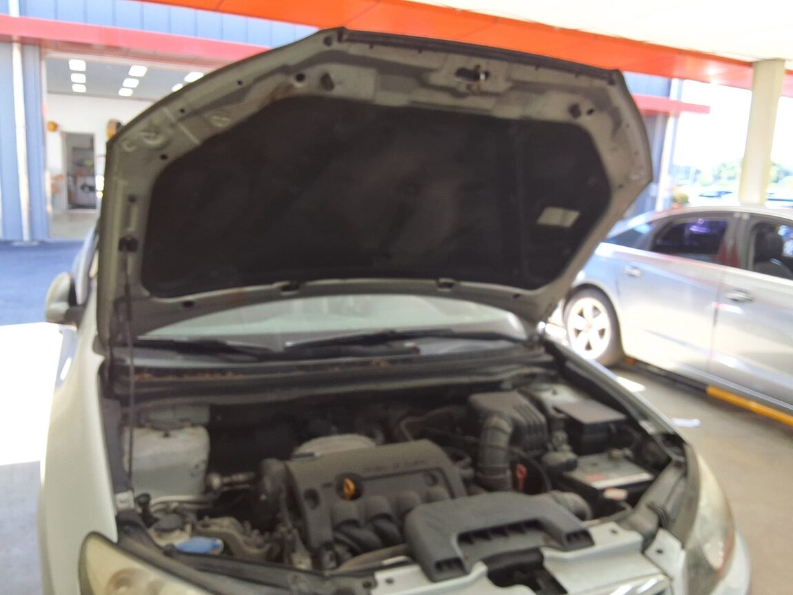 HYUNDAI AVANTE HD 1.6 VVT S16 LUXURY 2010 - zdjęcie 18