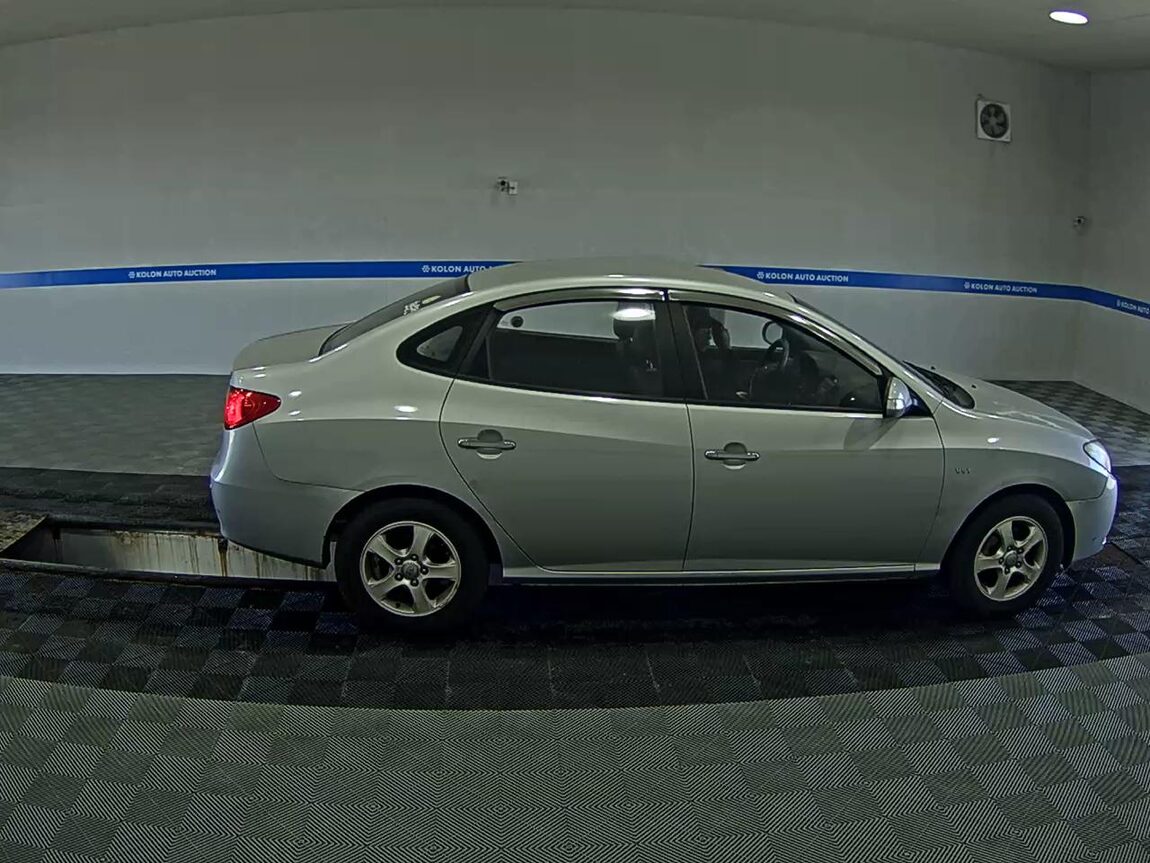 HYUNDAI AVANTE HD 1.6 VVT S16 LUXURY 2010 - zdjęcie 4