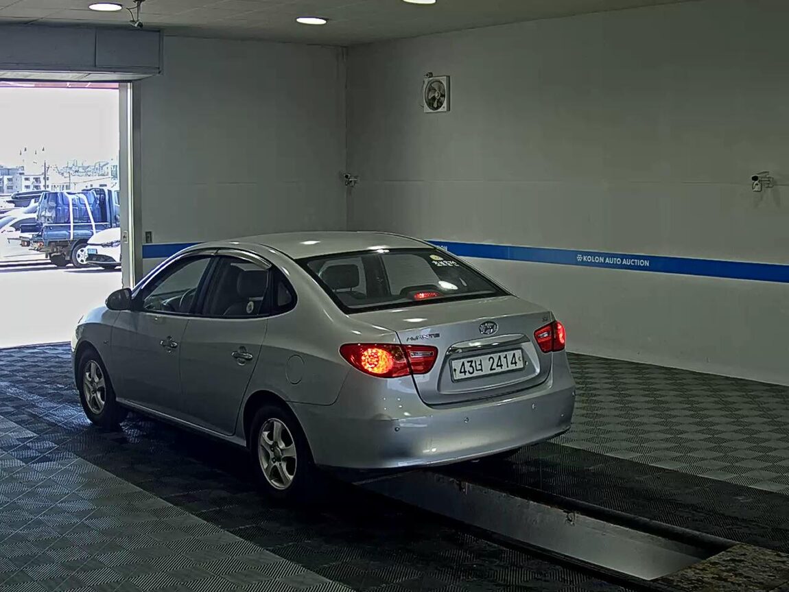 HYUNDAI AVANTE HD 1.6 VVT S16 LUXURY 2010 - zdjęcie 6