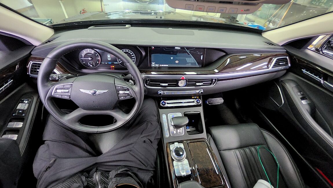 GENESIS G90 3.8 AWD PREMIUM LUXURY 2021 - zdjęcie 11