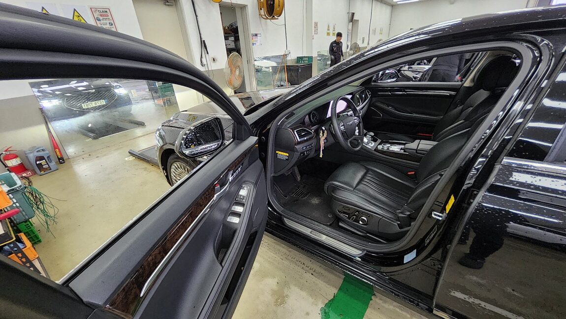 GENESIS G90 3.8 AWD PREMIUM LUXURY 2021 - zdjęcie 10