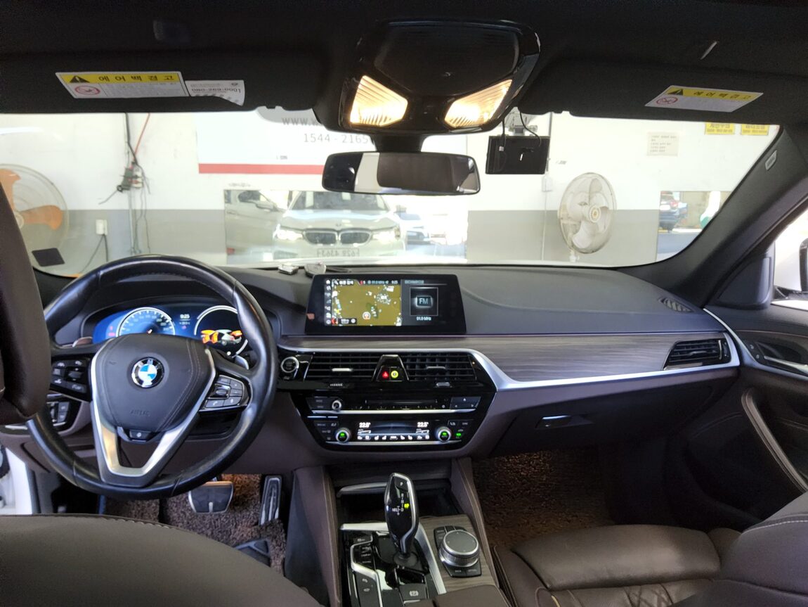 BMW 5 SERIES (7TH GEN) 530i xDRIVE M SPORT PACK PLUS 2018 - zdjęcie 11