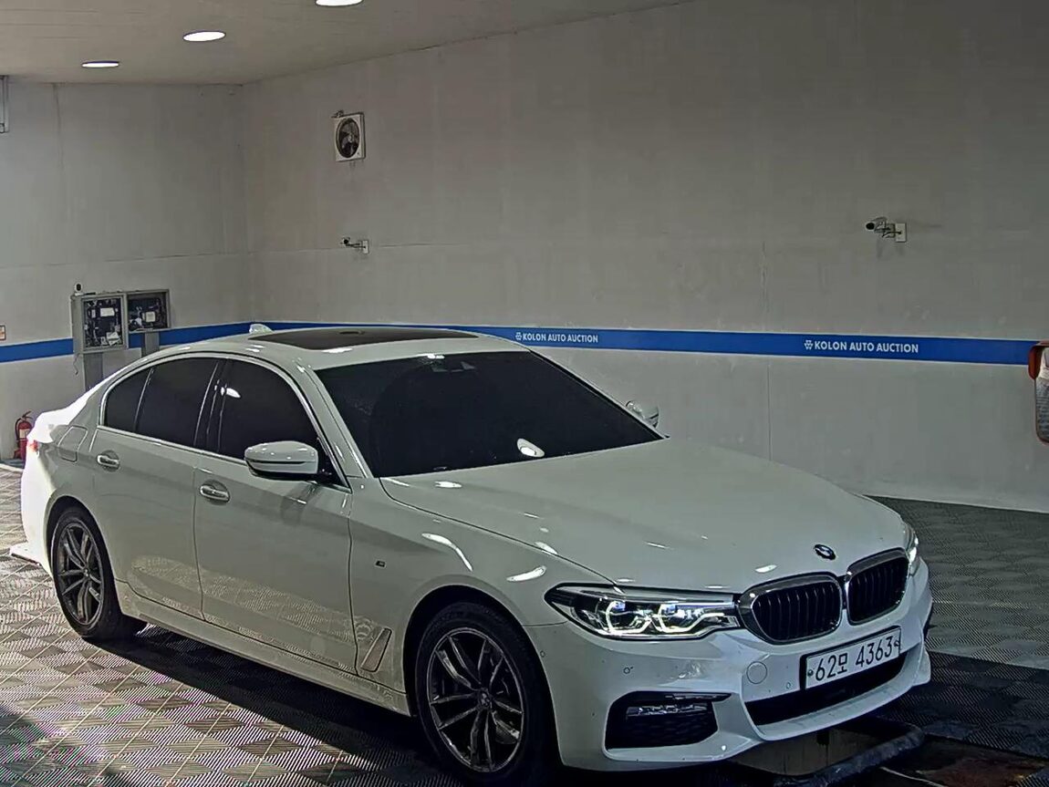 BMW 5 SERIES (7TH GEN) 530i xDRIVE M SPORT PACK PLUS 2018 - zdjęcie 3