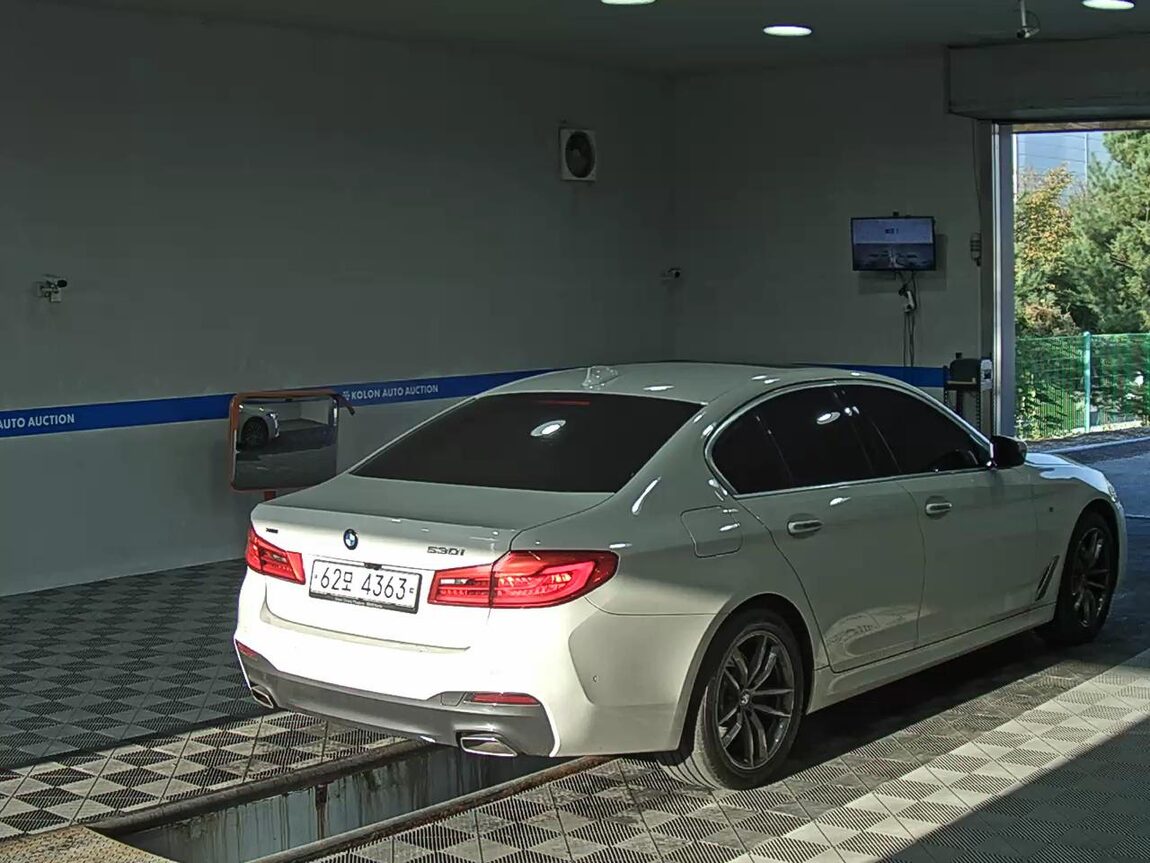 BMW 5 SERIES (7TH GEN) 530i xDRIVE M SPORT PACK PLUS 2018 - zdjęcie 5