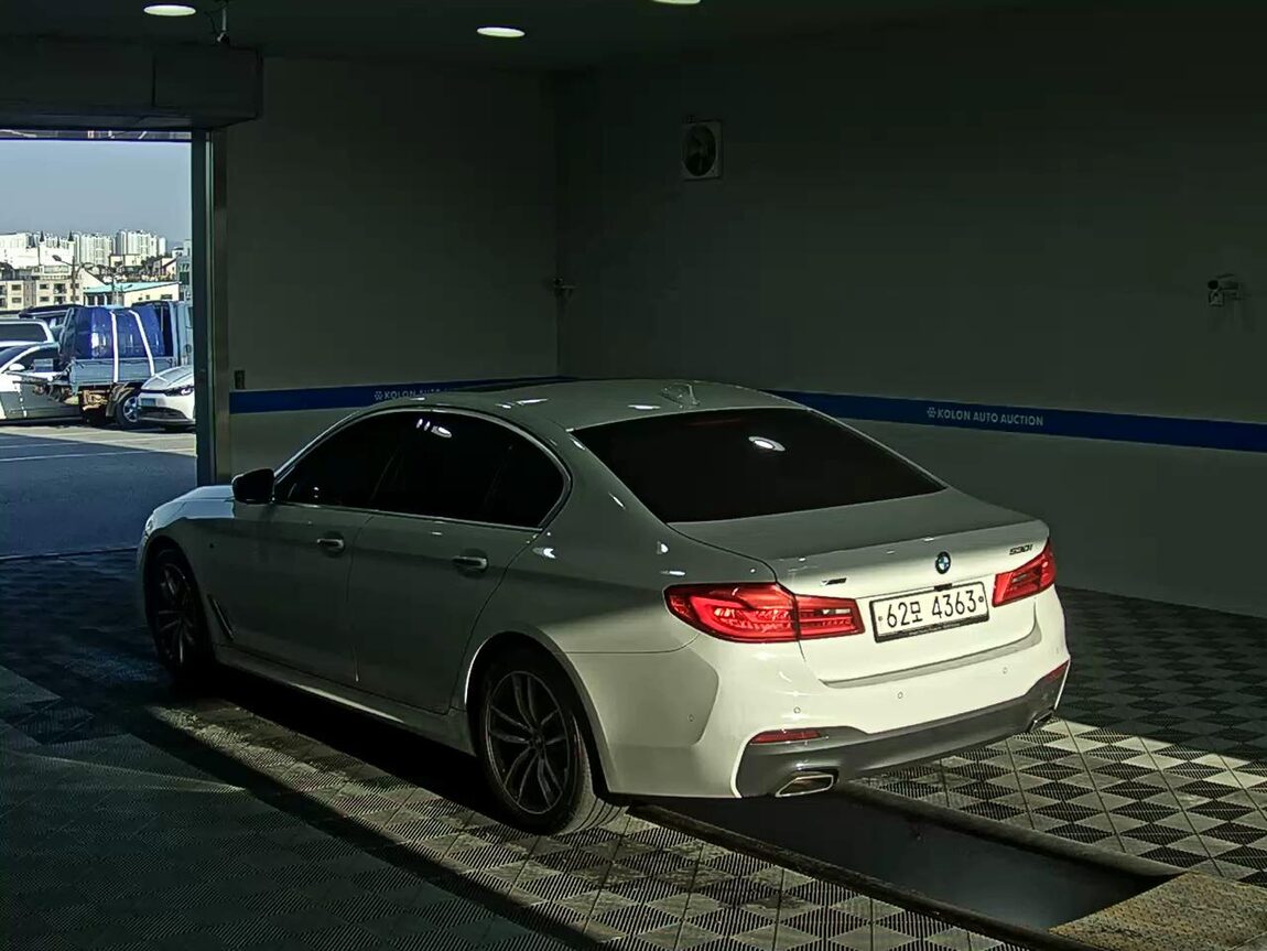 BMW 5 SERIES (7TH GEN) 530i xDRIVE M SPORT PACK PLUS 2018 - zdjęcie 6