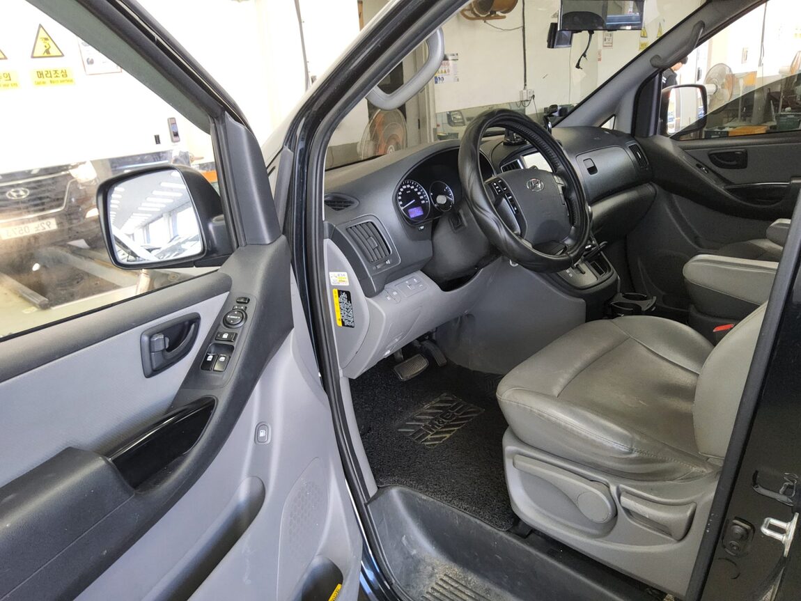HYUNDAI THE NEW GRAND STAREX 5-SEATER DIESEL VAN SMART 2020 - zdjęcie 10
