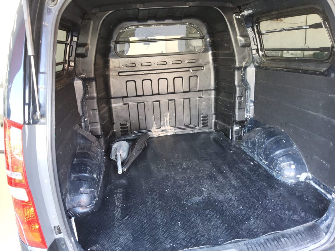 HYUNDAI THE NEW GRAND STAREX 5-SEATER DIESEL VAN SMART 2020 - zdjęcie 15