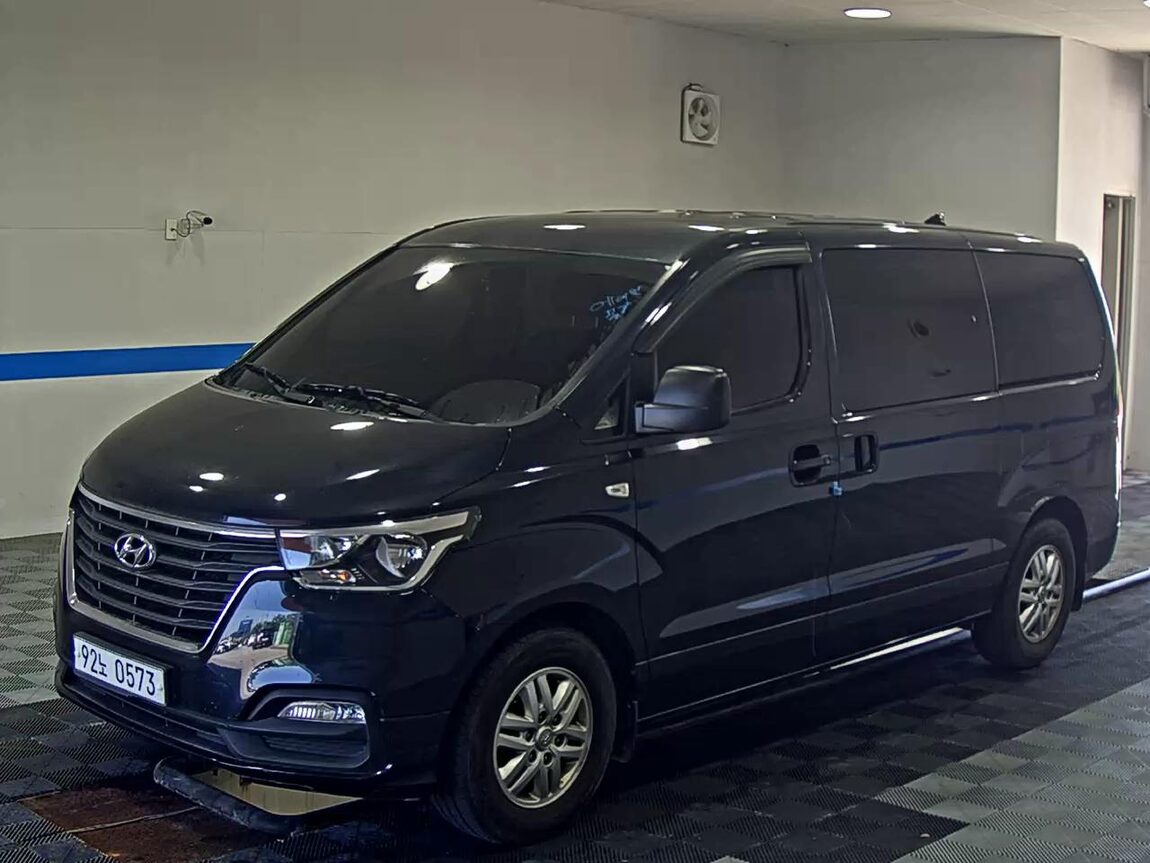 HYUNDAI THE NEW GRAND STAREX 5-SEATER DIESEL VAN SMART 2020 - zdjęcie 2