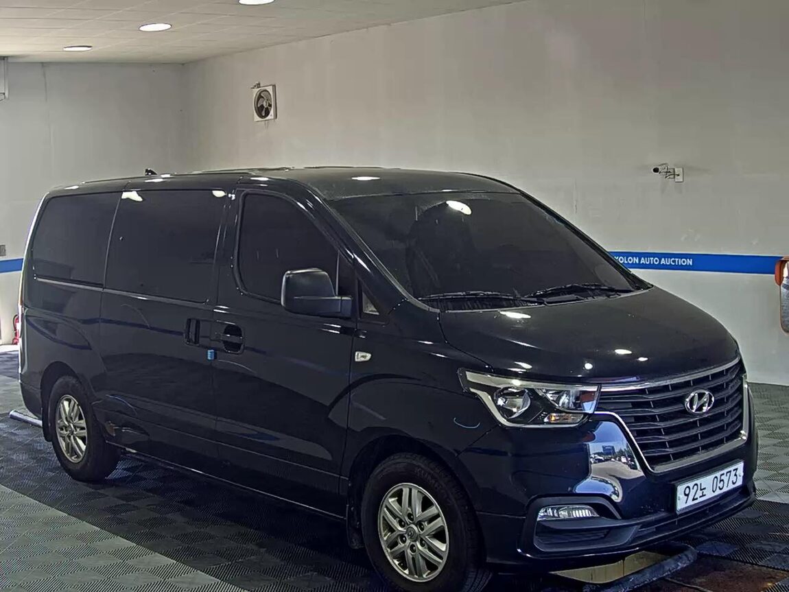 HYUNDAI THE NEW GRAND STAREX 5-SEATER DIESEL VAN SMART 2020 - zdjęcie 3