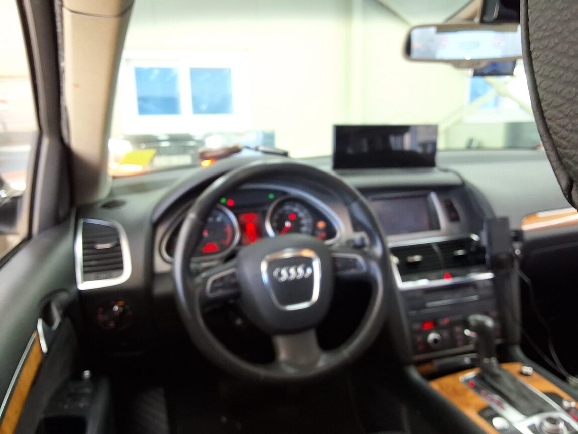 AUDI Q7 3.0 TDI QUATTRO 2010 - zdjęcie 12