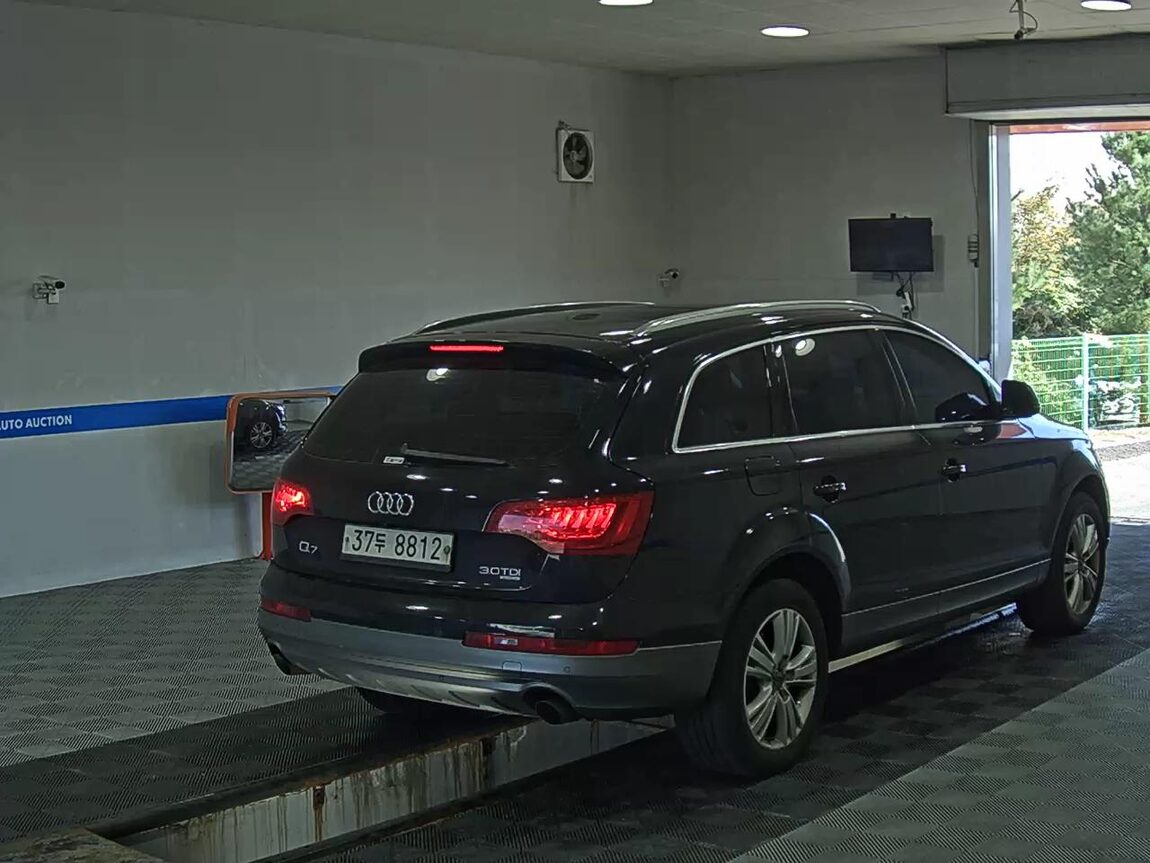 AUDI Q7 3.0 TDI QUATTRO 2010 - zdjęcie 5